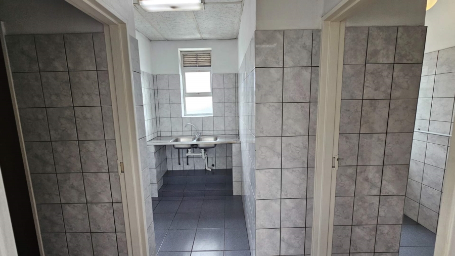 To Let commercial Property for Rent in Parow Industrial Western Cape